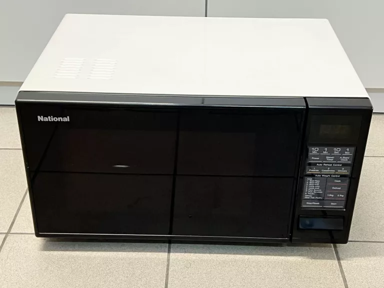 KUCHENKA MIKROFALOWA NATIONAL NN-6508 1400W