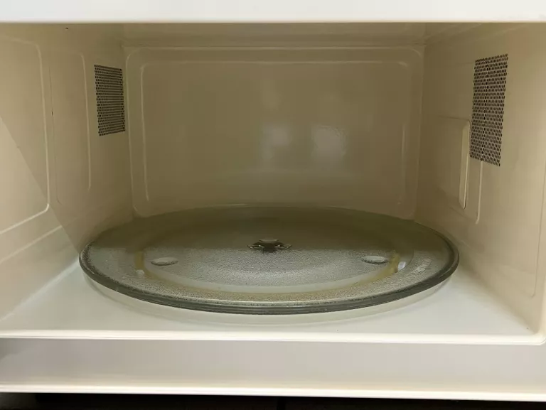 KUCHENKA MIKROFALOWA NATIONAL NN-6508 1400W