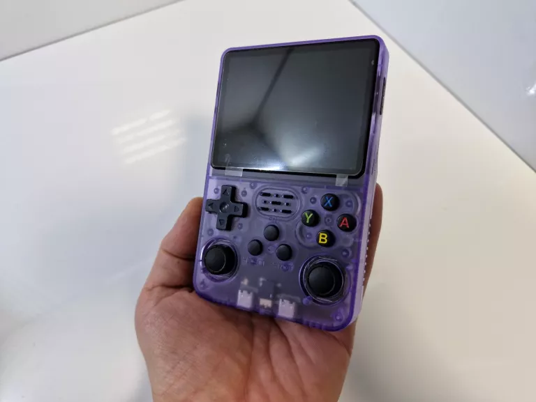 PRZENOŚNA KONSOLA R36S DO GIER RETRO GAMEBOY