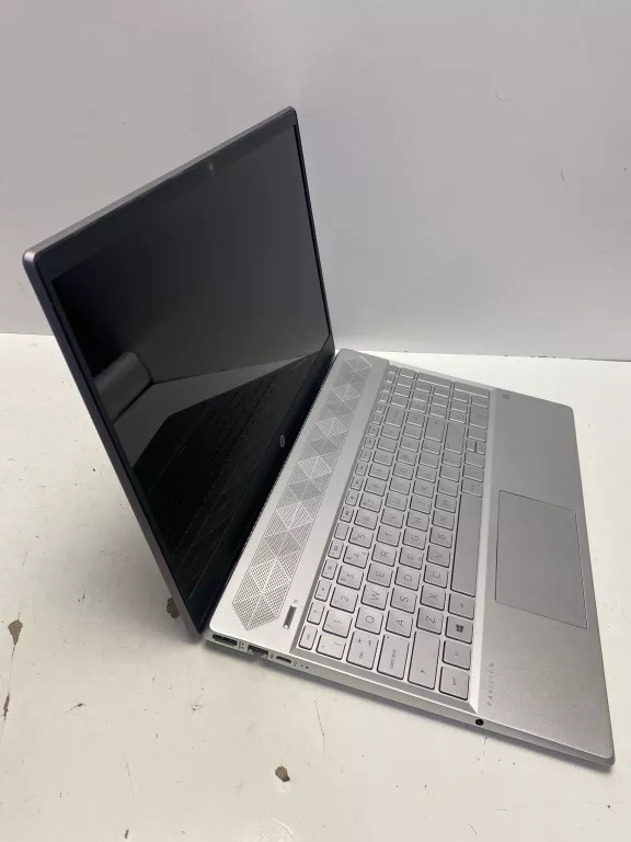 LAPTOP HP PAVILION 15-CW1001NA RYZEN 3 8/256GB