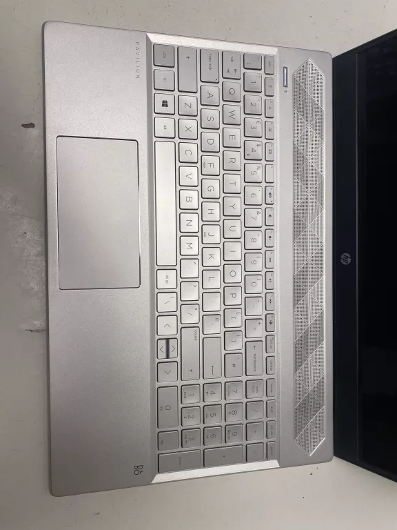 LAPTOP HP PAVILION 15-CW1001NA RYZEN 3 8/256GB