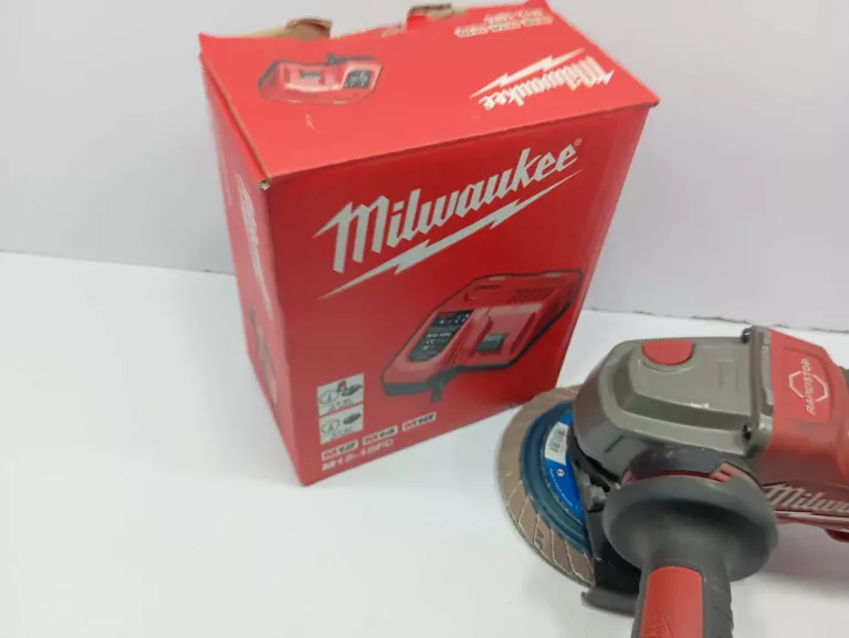 SZLIFIERKA M18 FUEL + AKU 12AH + ŁADOWARKA