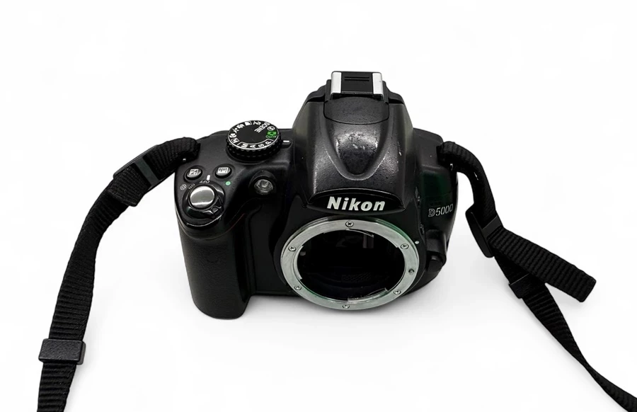 lustrzanka-nikon-d5000-obiektyw-nikon-af-s-nikkor-18-200mm-super-cena-w-zestawie-814-385121