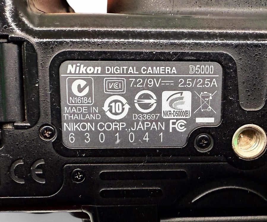 lustrzanka-nikon-d5000-obiektyw-nikon-af-s-nikkor-18-200mm-super-cena-typ-matrycy-14228-2