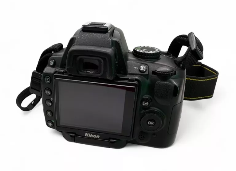 lustrzanka-nikon-d5000-obiektyw-nikon-af-s-nikkor-18-200mm-super-cena-marka-248811-1939856