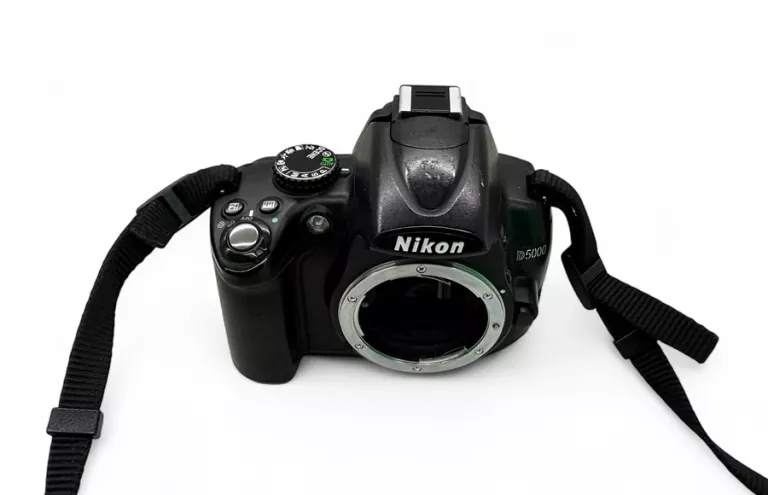 lustrzanka-nikon-d5000-obiektyw-nikon-af-s-nikkor-18-200mm-super-cena-w-zestawie-814-385121