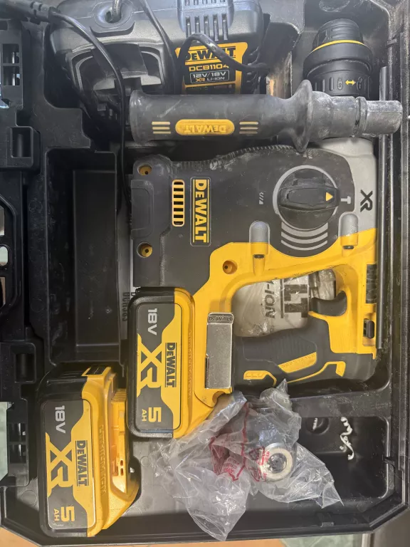 wiertarka-dewalt-dch274akuladbox-energia-udaru-210