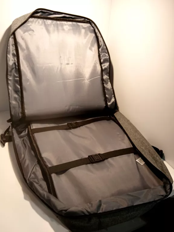PLECAK KABINOWY WOOLWORTH INFINITY 54 X 35 X 19 CM