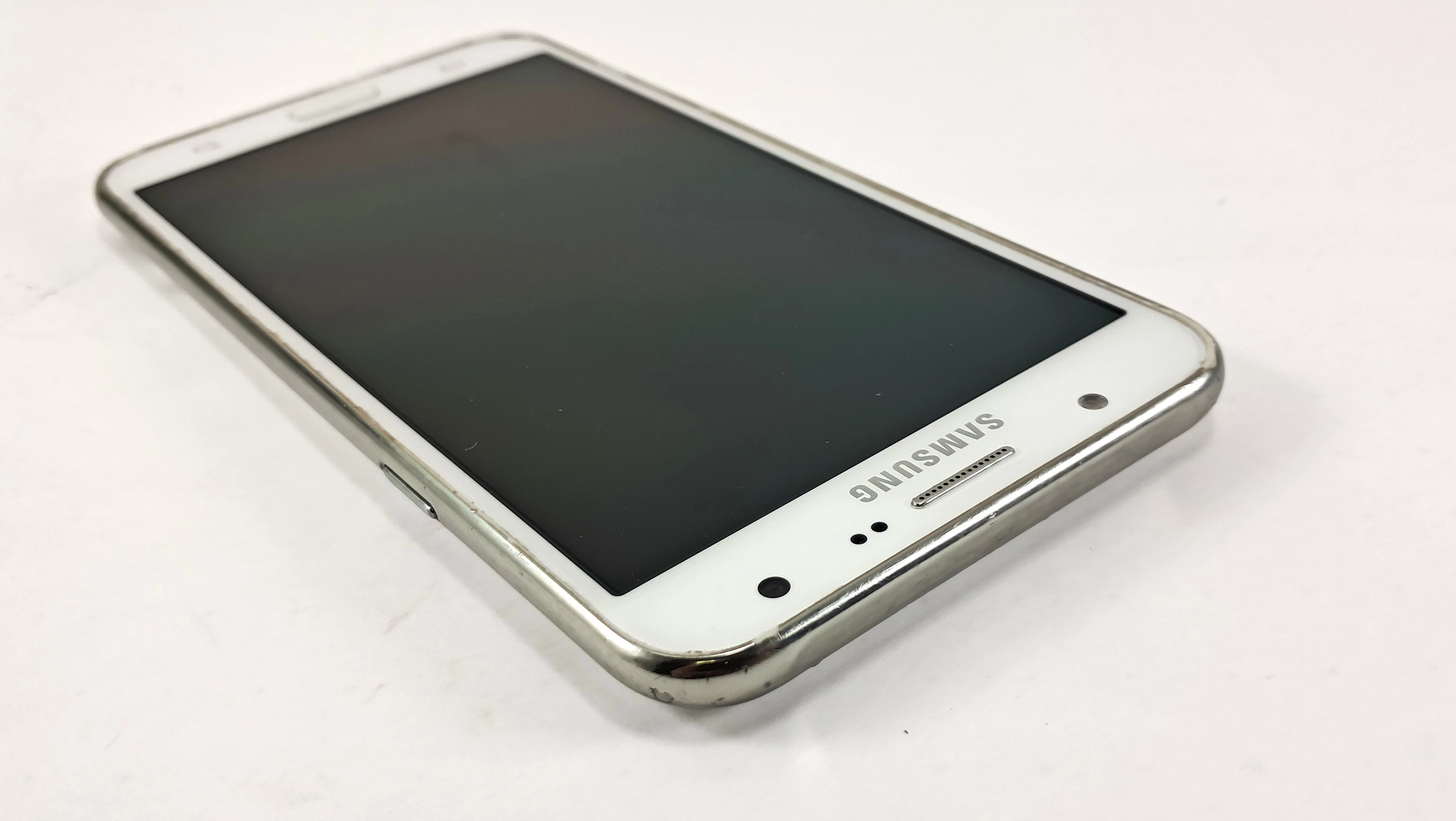 telefon-samsung-galaxy-j7-16gb-bialy-kod-producenta-galaxy-j7-2016
