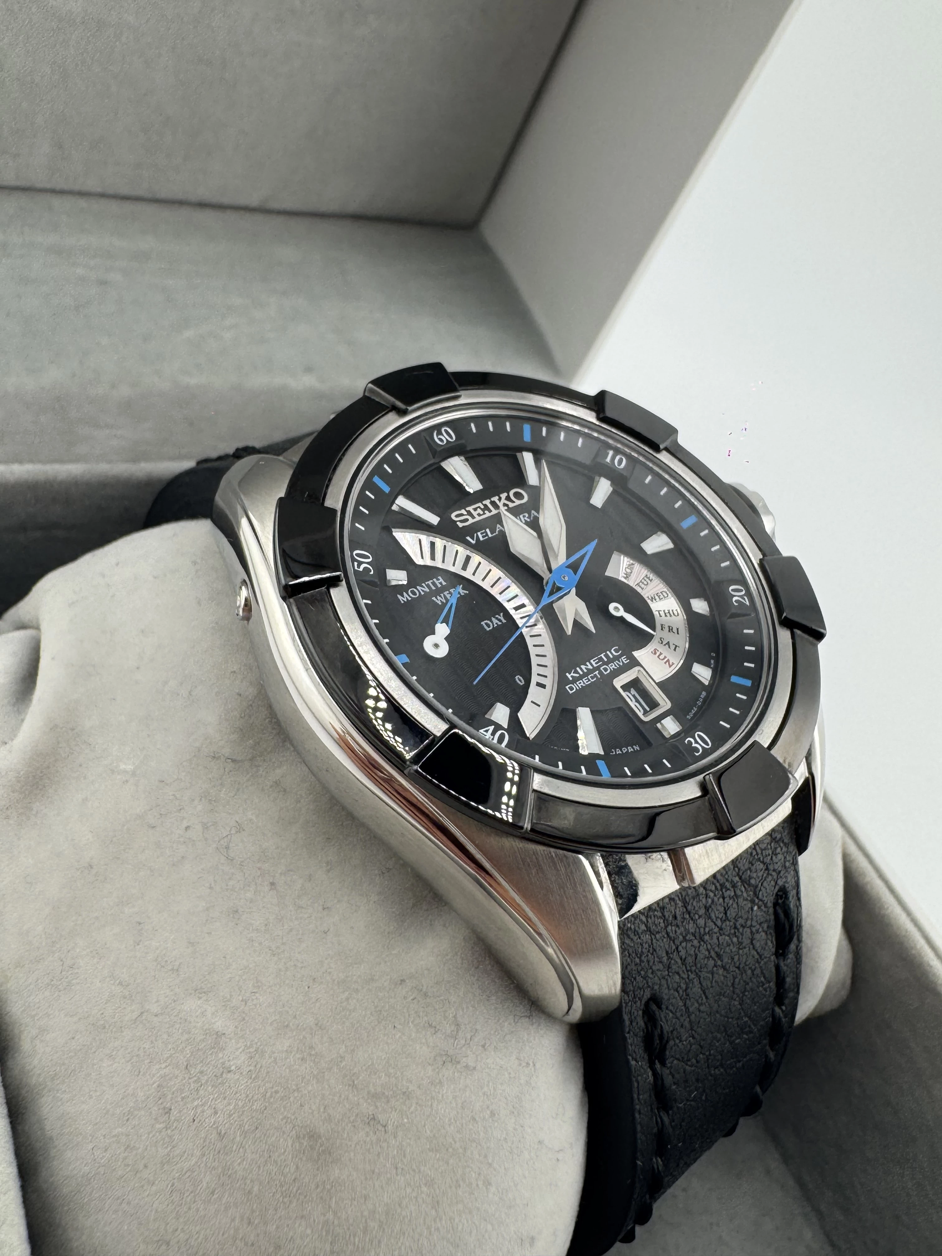 zegarek-seiko-velatura-kinetic-direct-drive-5d44-0ah0-pasek-ksztalt-koperty-129223-2