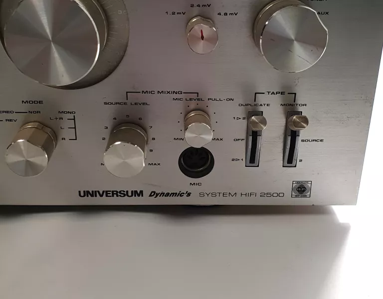 WZMACNIACZ VINTAGE UNIVERSUM 2500