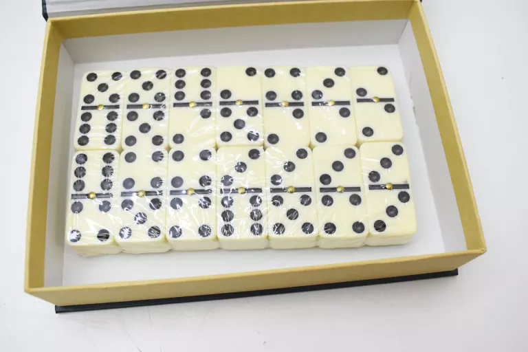 DOMINO W PUDEŁKU