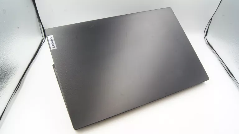 LAPTOP LENOVO V15 G3 I5-1235U/16GB/500GB SSD/IRIS XE/WIN11 Z DEFEKTEM