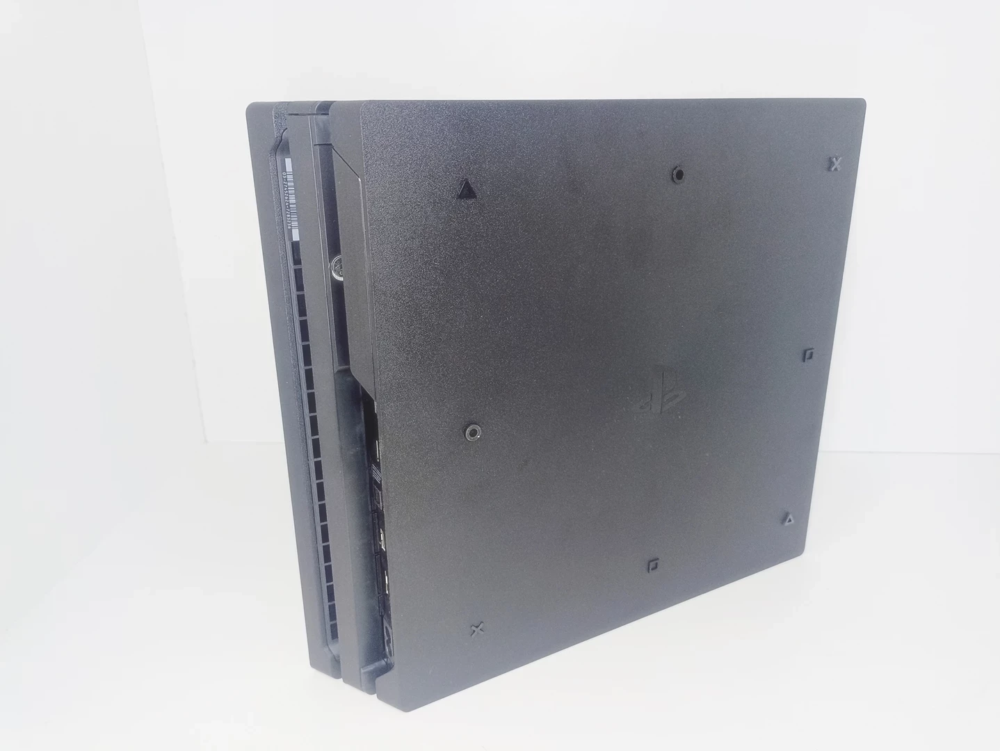 konsola-ps4-pro-liczba-kontrolerow-w-zestawie-205994-225554