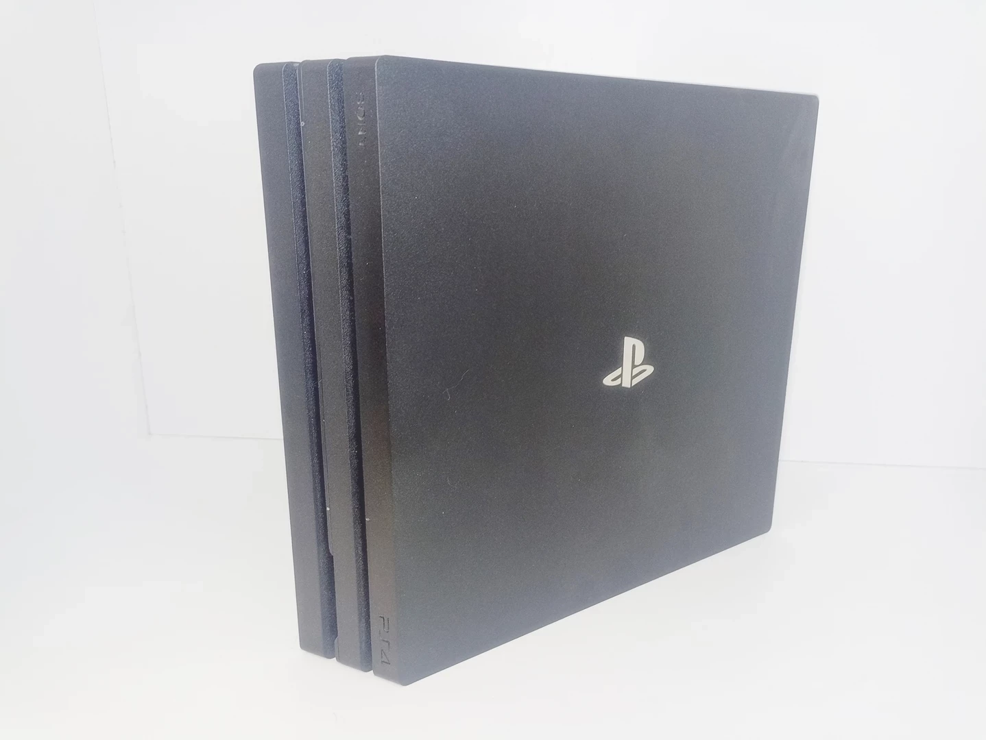 konsola-ps4-pro-kod-producenta-cuh-7016b