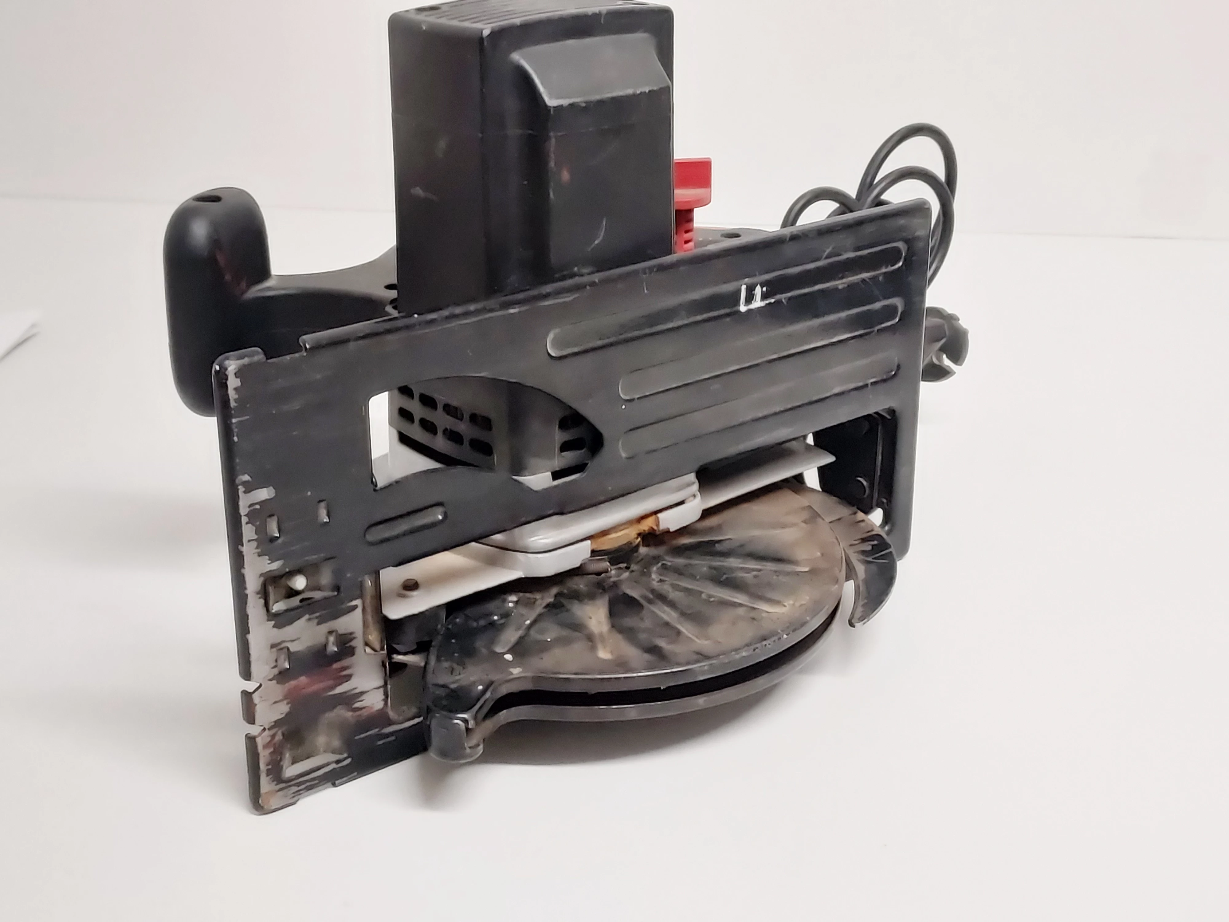 pilarka-tarczowa-power-plus-49ng688-1200w-kod-producenta-49ng688