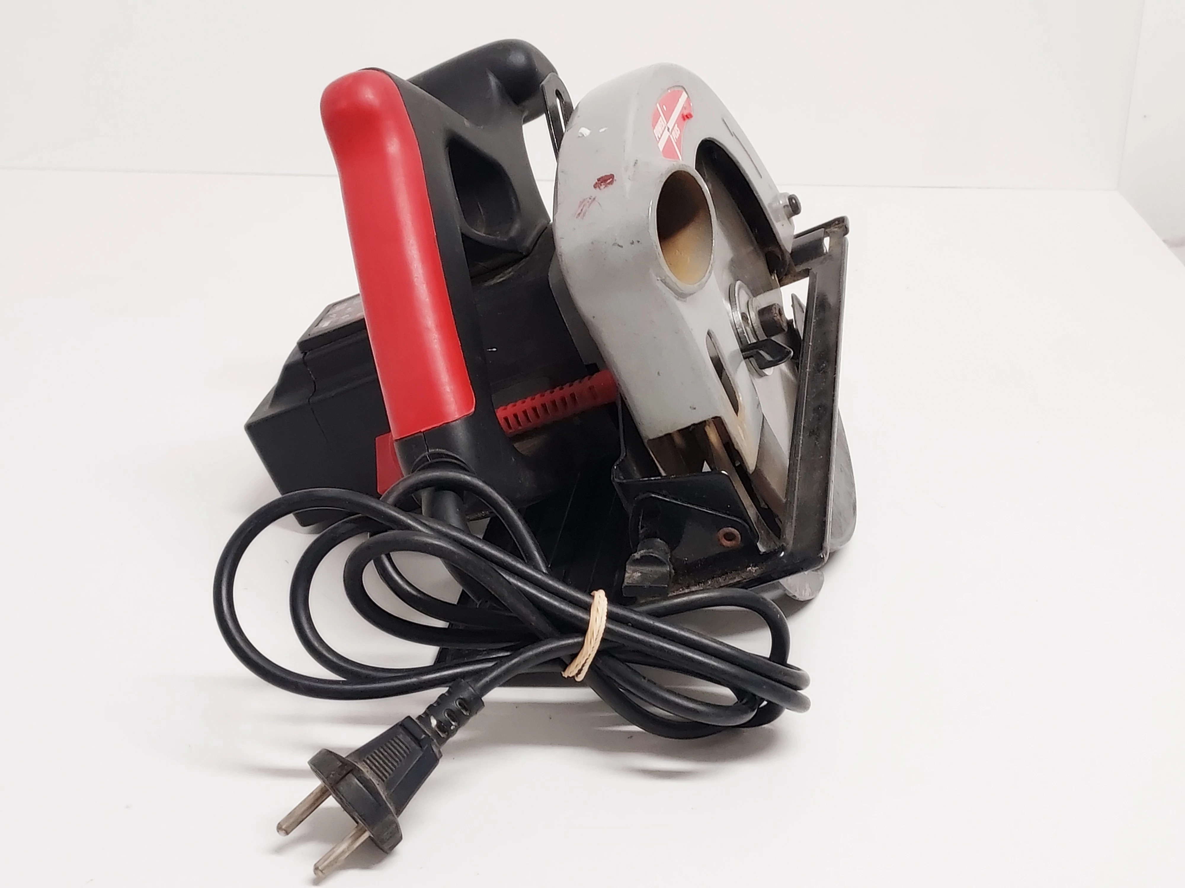 pilarka-tarczowa-power-plus-49ng688-1200w-stan-11323-2