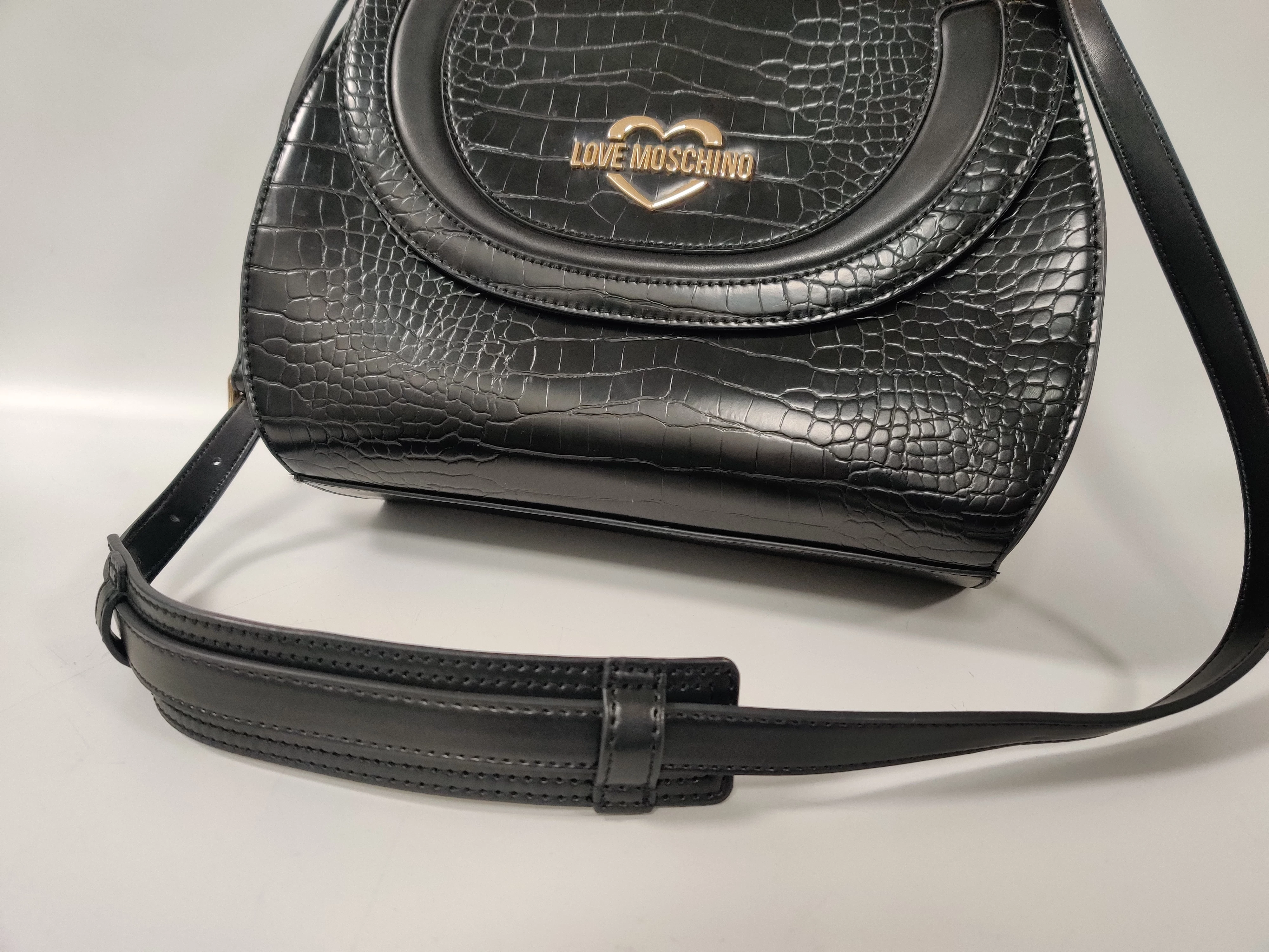 torebka-love-moschino-czarna-kolor-okuc-203889-218353