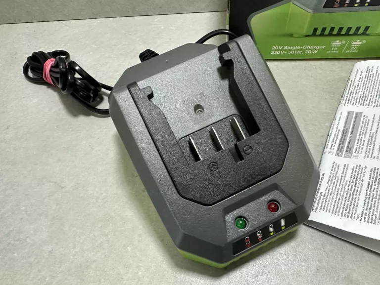 LUX-TOOLS SZYBKA ŁADOWARKA 20 V