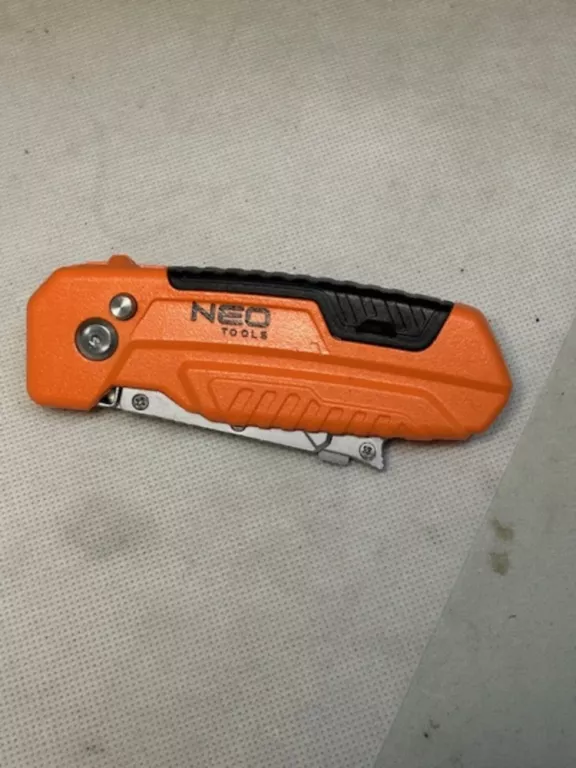 NÓŻ NEO TOOLS 63-708