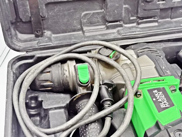MŁOT UDAROWY PRZEWODOWY SDS+ 900W 4.2J TTD-RHM-900 BLANK&HAGEN