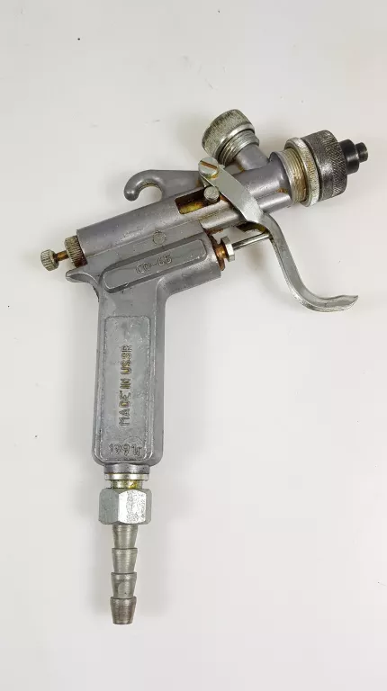 STARY PNEUMATYCZNY PISTOLET LAKIERNICZY KOMPLET WILNO 1991 ROK ZSRR