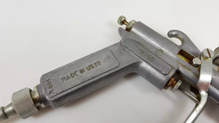 STARY PNEUMATYCZNY PISTOLET LAKIERNICZY KOMPLET WILNO 1991 ROK ZSRR
