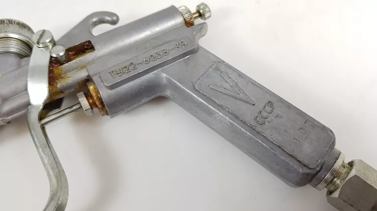 STARY PNEUMATYCZNY PISTOLET LAKIERNICZY KOMPLET WILNO 1991 ROK ZSRR