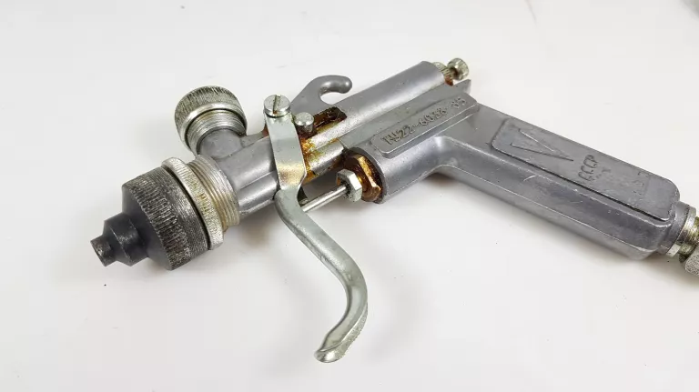 STARY PNEUMATYCZNY PISTOLET LAKIERNICZY KOMPLET WILNO 1991 ROK ZSRR