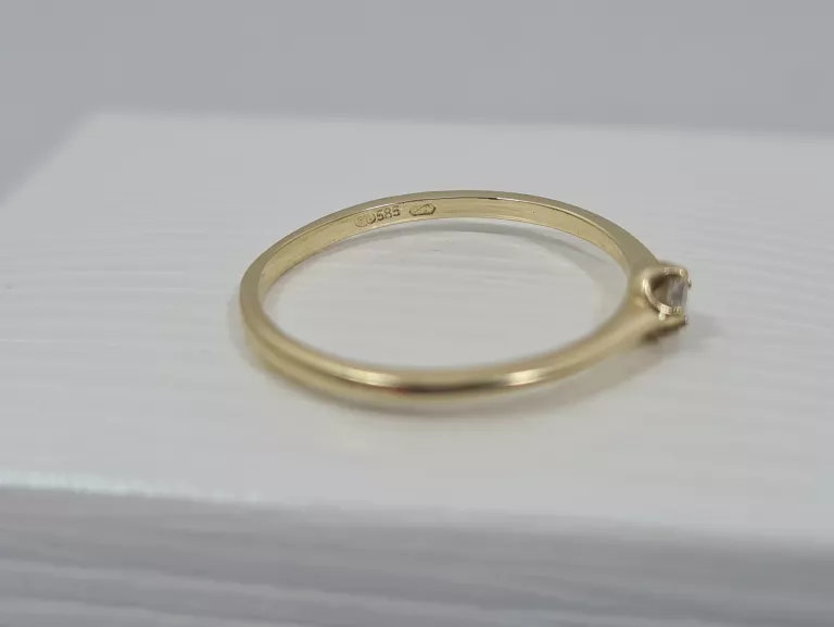 ZŁOTY PIERŚCIONEK Z DIAMENTEM 0,04CT 585 14K 0,84G R9