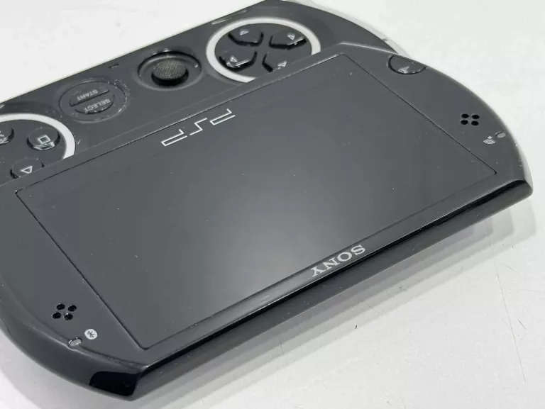 KONSOLA PSP GO N1004
