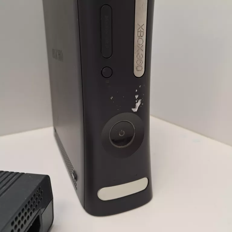 KONSOLA XBOX 360 *BEZ PADÓW* *OPIS*