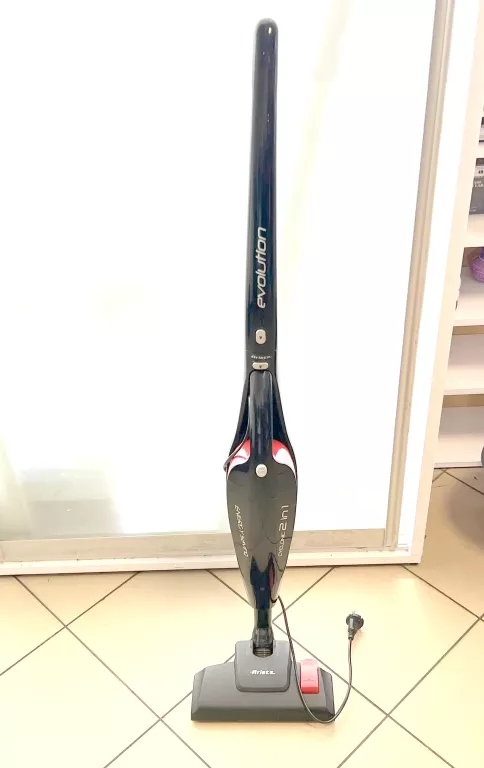 ODKURZACZ PIONOWY ARIETE 2764 CZERWONY