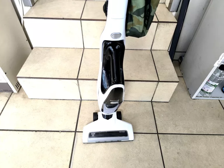 ODKURZACZ GRUNDIG TURBO POWER VCH 9929L + AKCESORIA