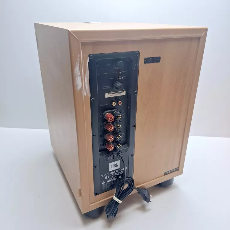 subwoofer-aktywny-jbl-northridge-e150p230-150w-moc-znamionowa-rms-150