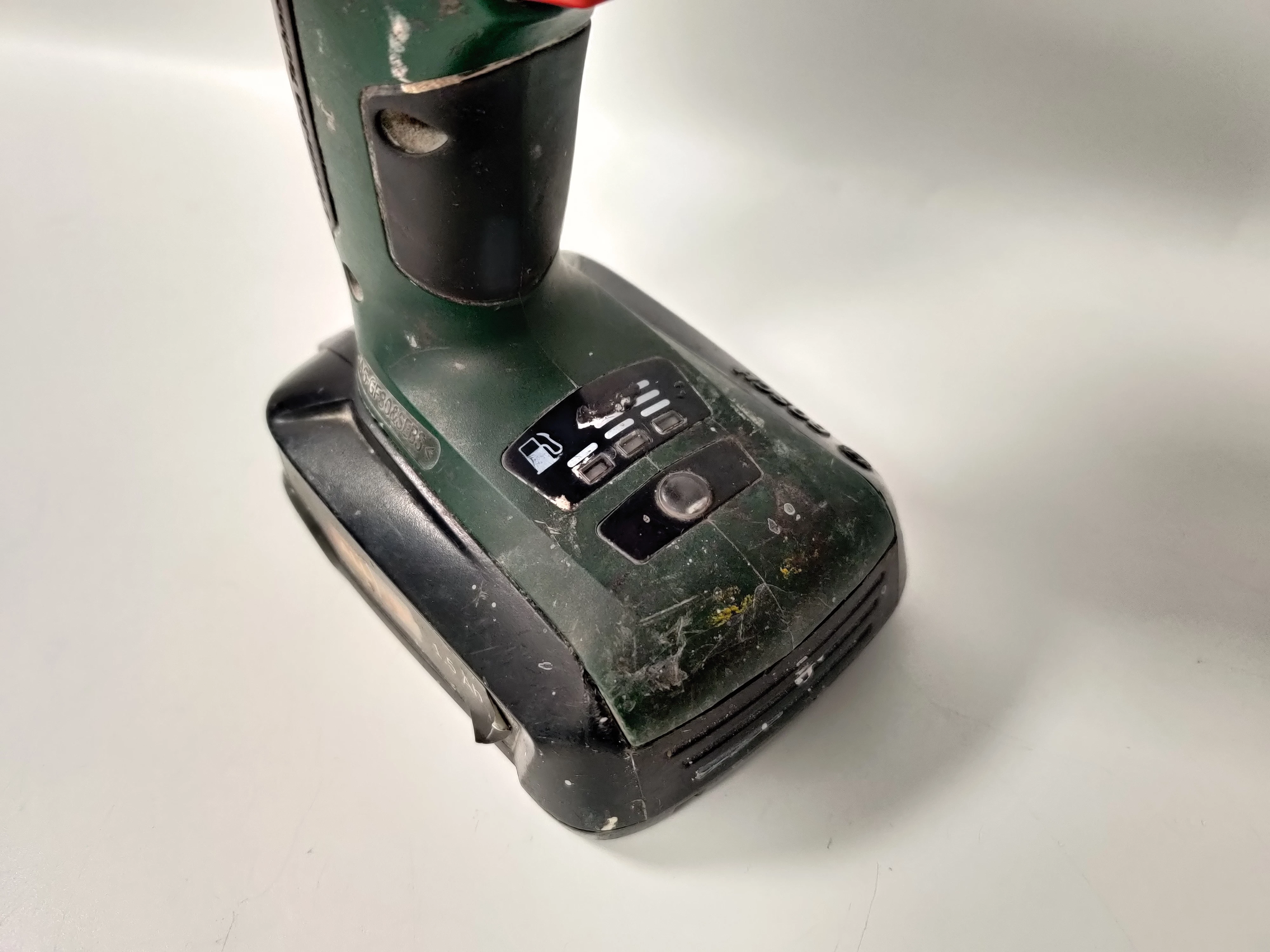 wkretarka-bosh-psb1800-kod-producenta-06039a3308