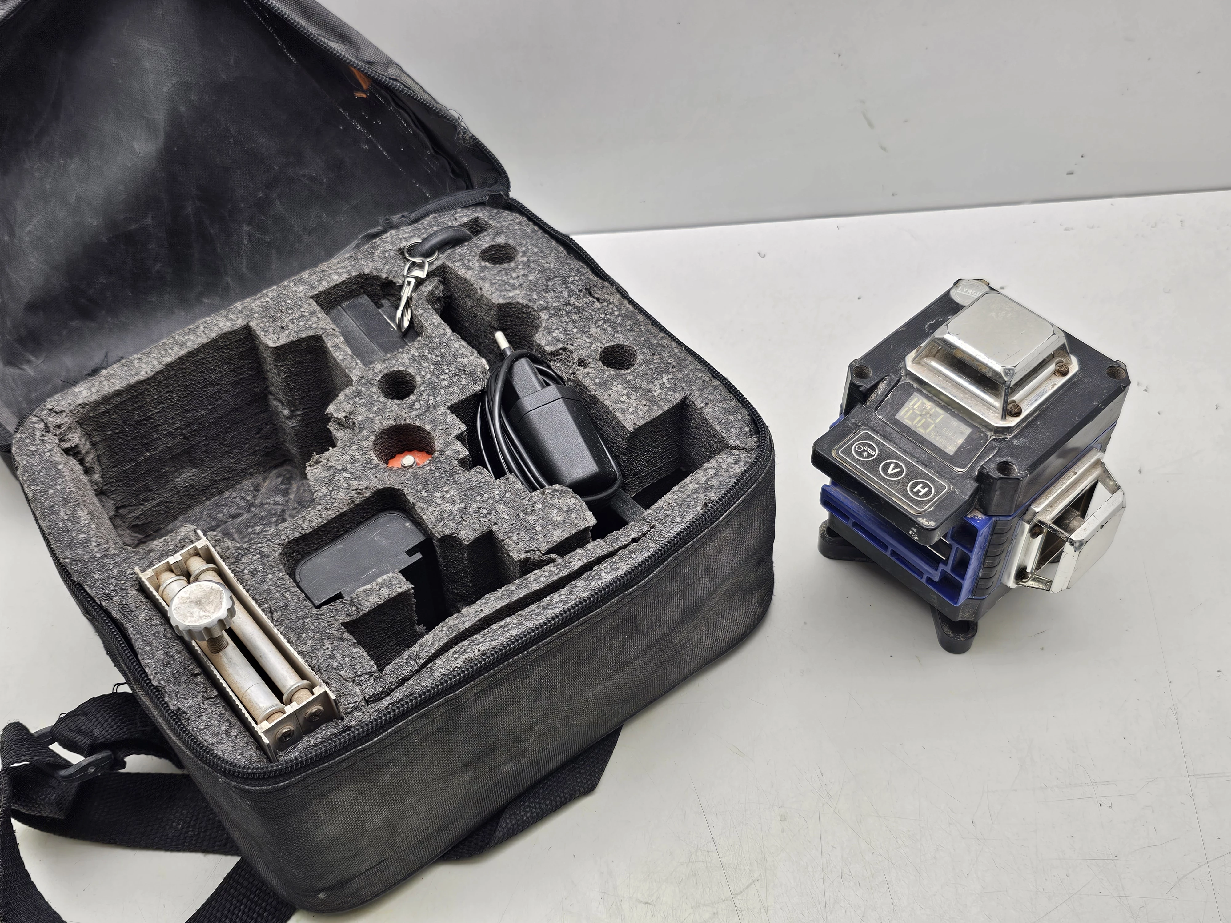 laser-krzyzowy-lyngo-qualita-italiana-lg-8145l-psie-budy-56-wroclaw