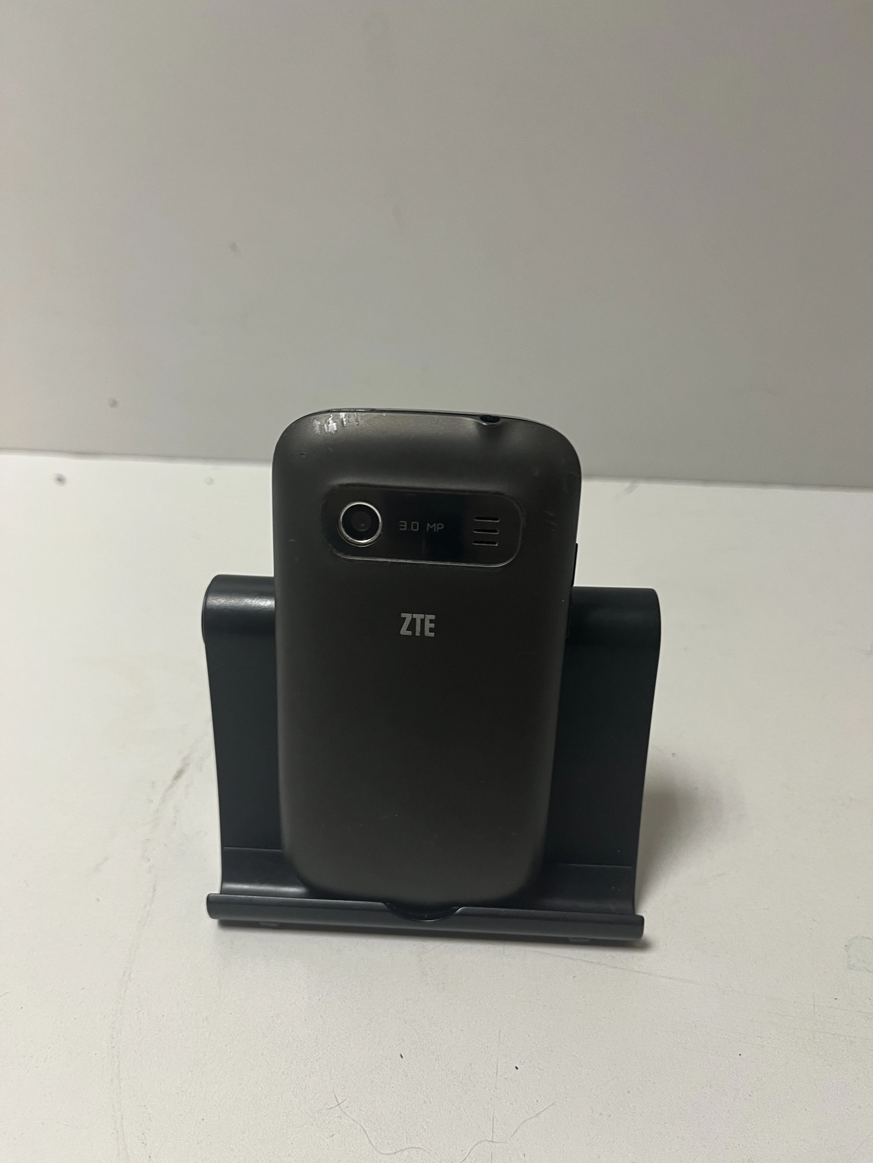 telefon-zte-kis-pro-stan-11323-1223453