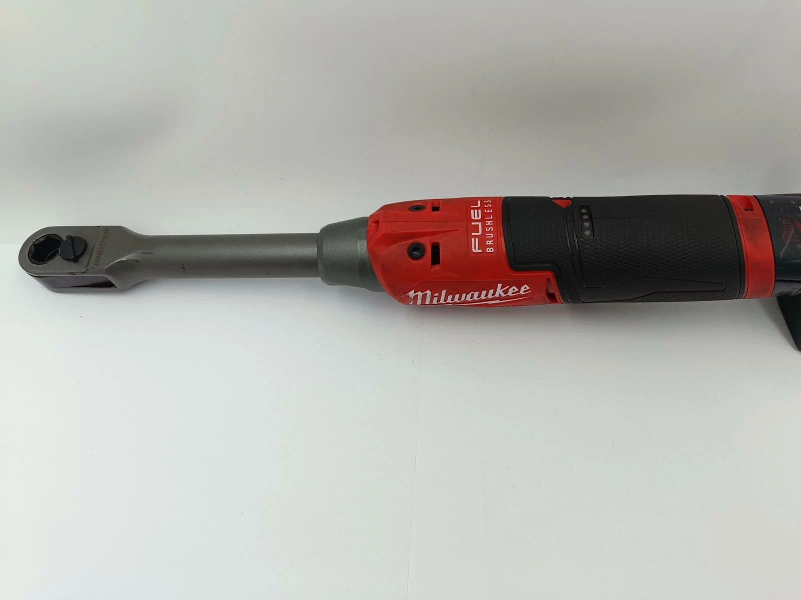 milwaukee-fptr-grzechotka-udarowa-plus-akumulator-6ah-stan-11323-2