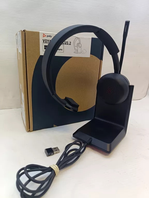 SŁUCHAWKI POLY VOYAGER FOCUS 2 KOMPLET