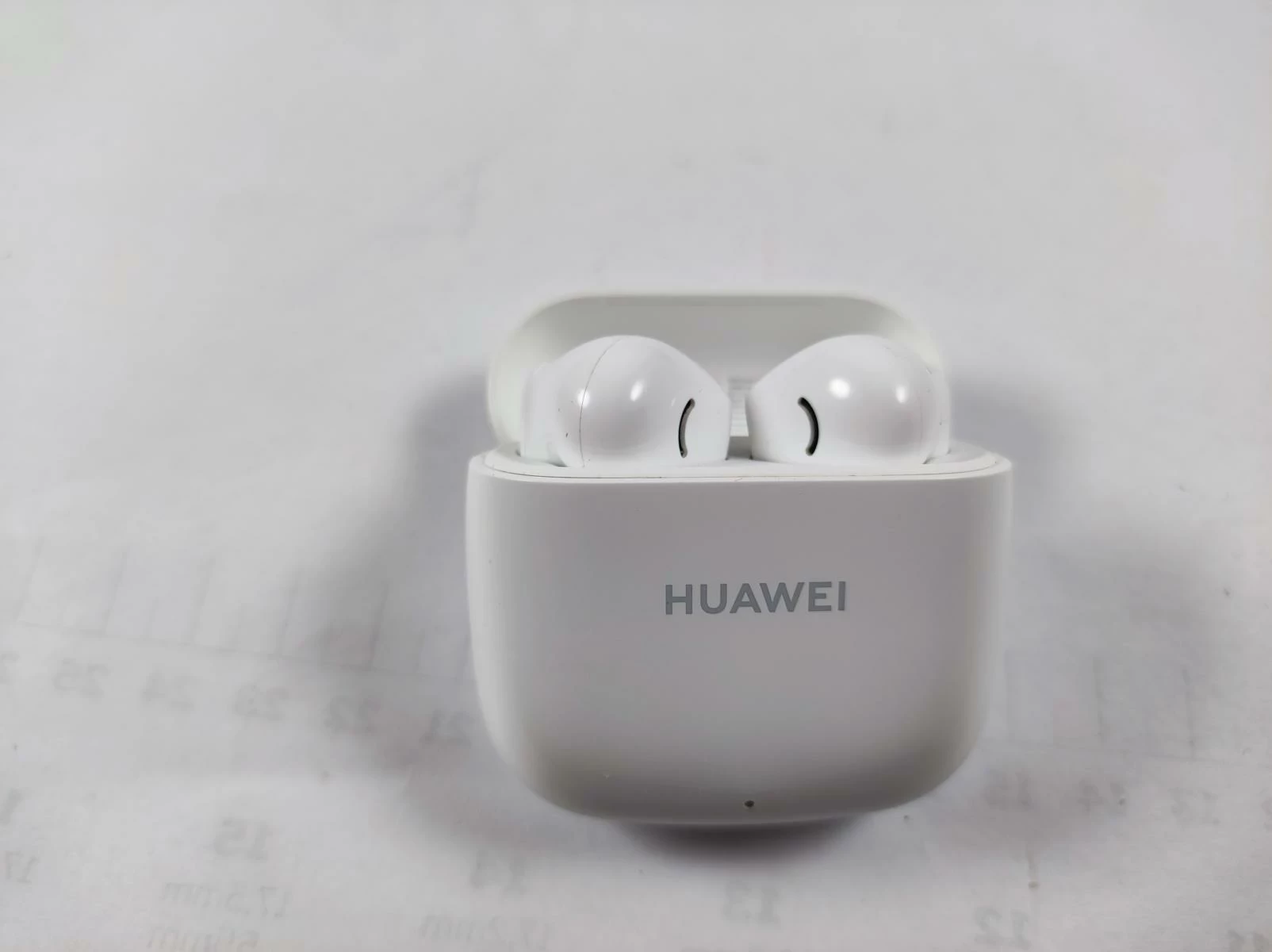 sluchawki-huawei-free-buds-se-2-wielka-rzeznicka-1-srem-centrum
