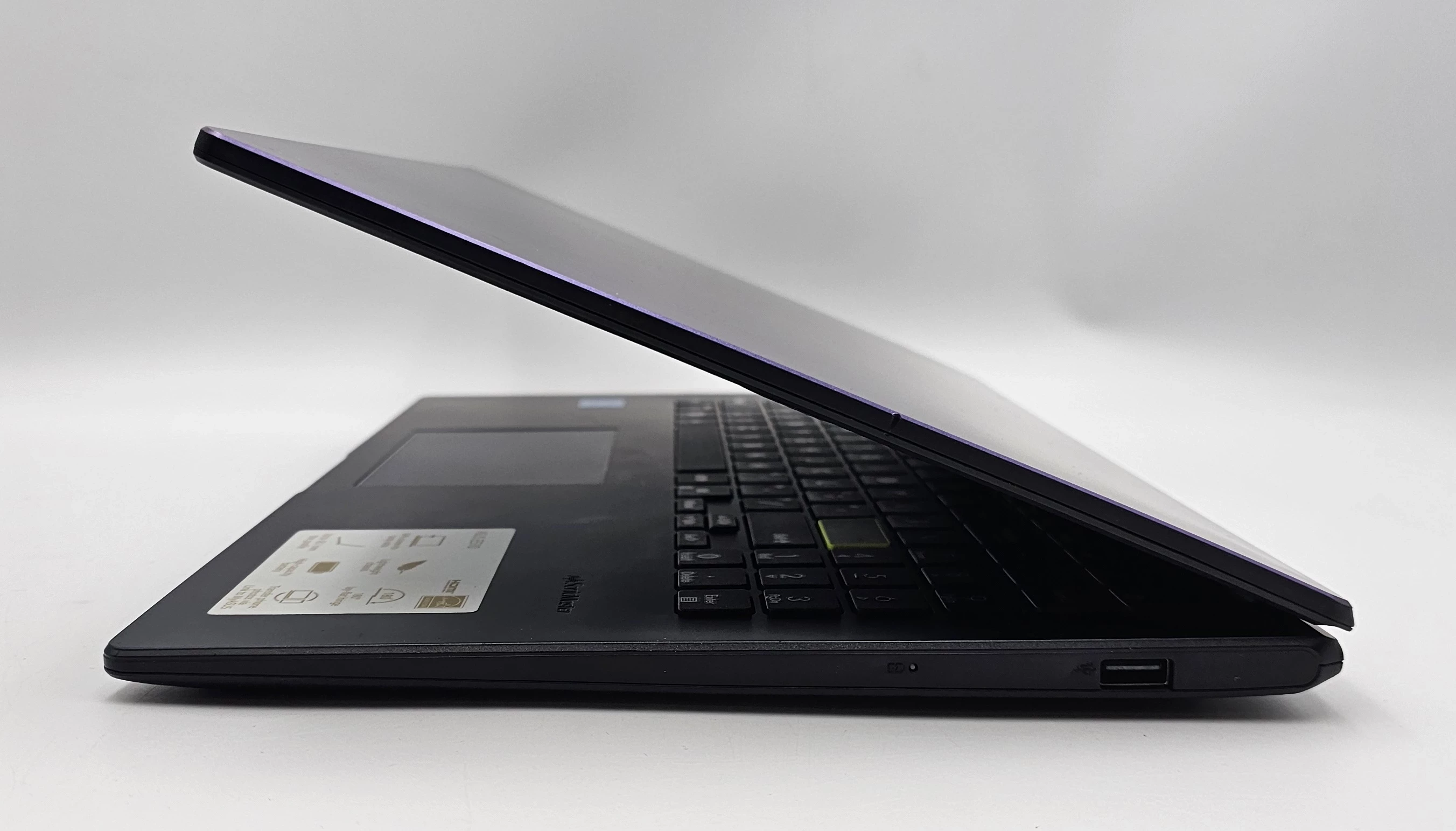 laptop-asus-vivobook-e510-n4500-4gb-128gb-emmc-win11h-komplet-seria-procesora-4366-140