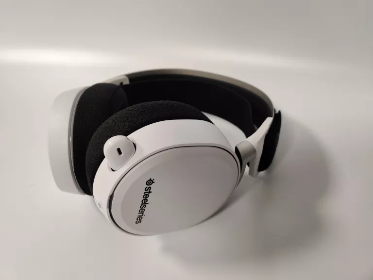 SŁUCHAWKI GAMINGOWE STEELSERIES ARCTIS PRO + GAMEDAC