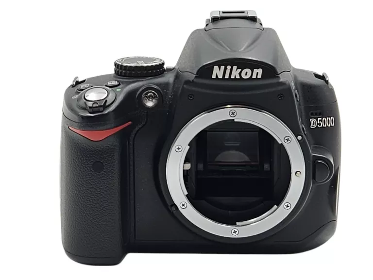 APARAT LUSTRZANKA NIKON D5000 KORPUS PRZEBIEG 9,5K + LAMPA METZ 28 AF-4 C
