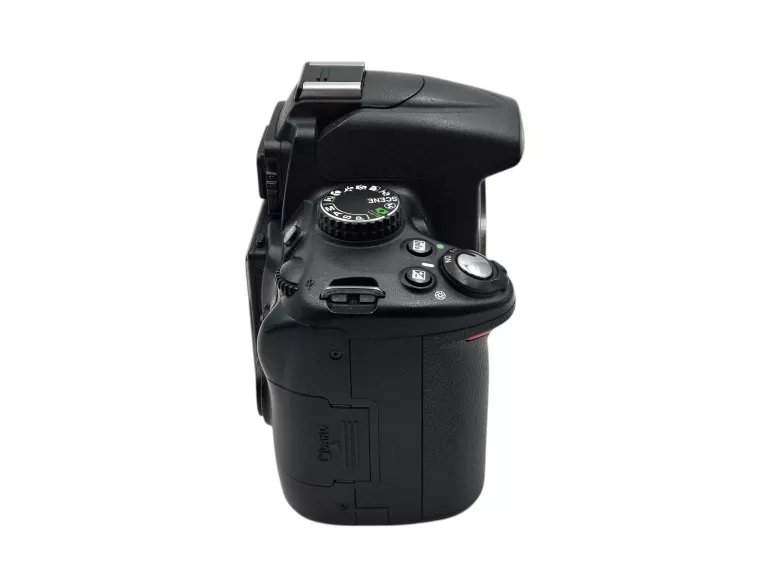 APARAT LUSTRZANKA NIKON D5000 KORPUS PRZEBIEG 9,5K + LAMPA METZ 28 AF-4 C