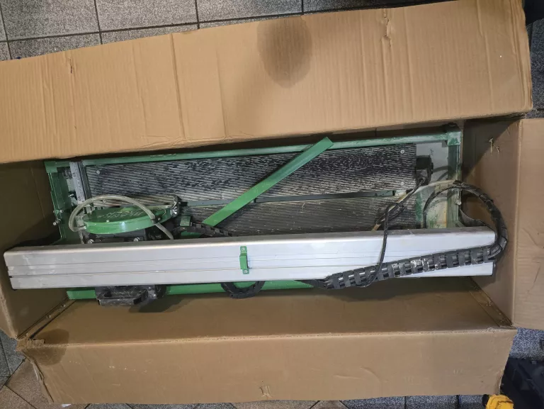 ELEKTRYCZNA PRZECINARKA DO PŁYTEK CERAMICZNYCH 1200 W TTD-FS 200-920 HAGEN