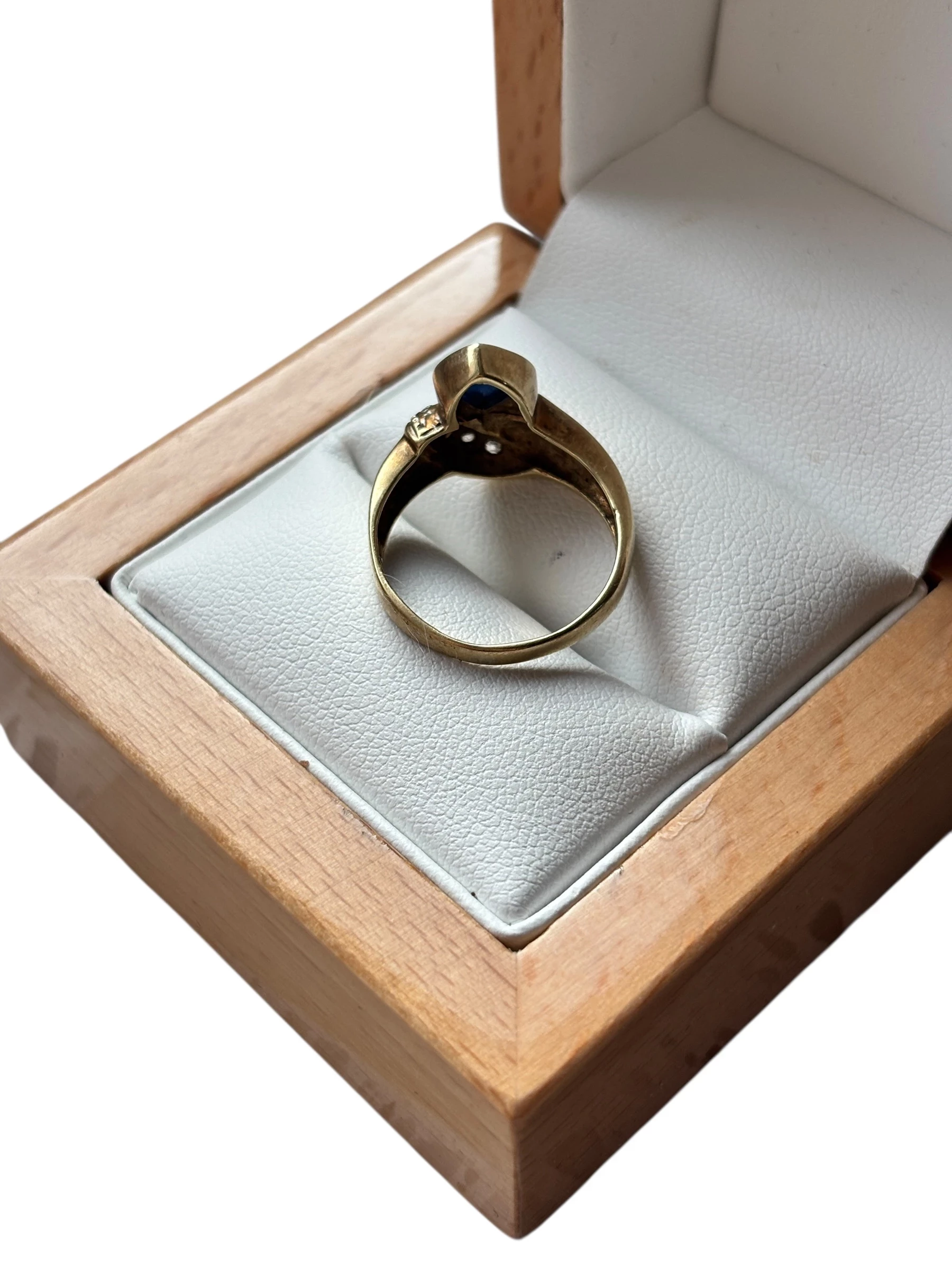 pierscionek-585-zloto-z-klasa-idealny-dla-niej-kolor-dominujacy-205826-225106