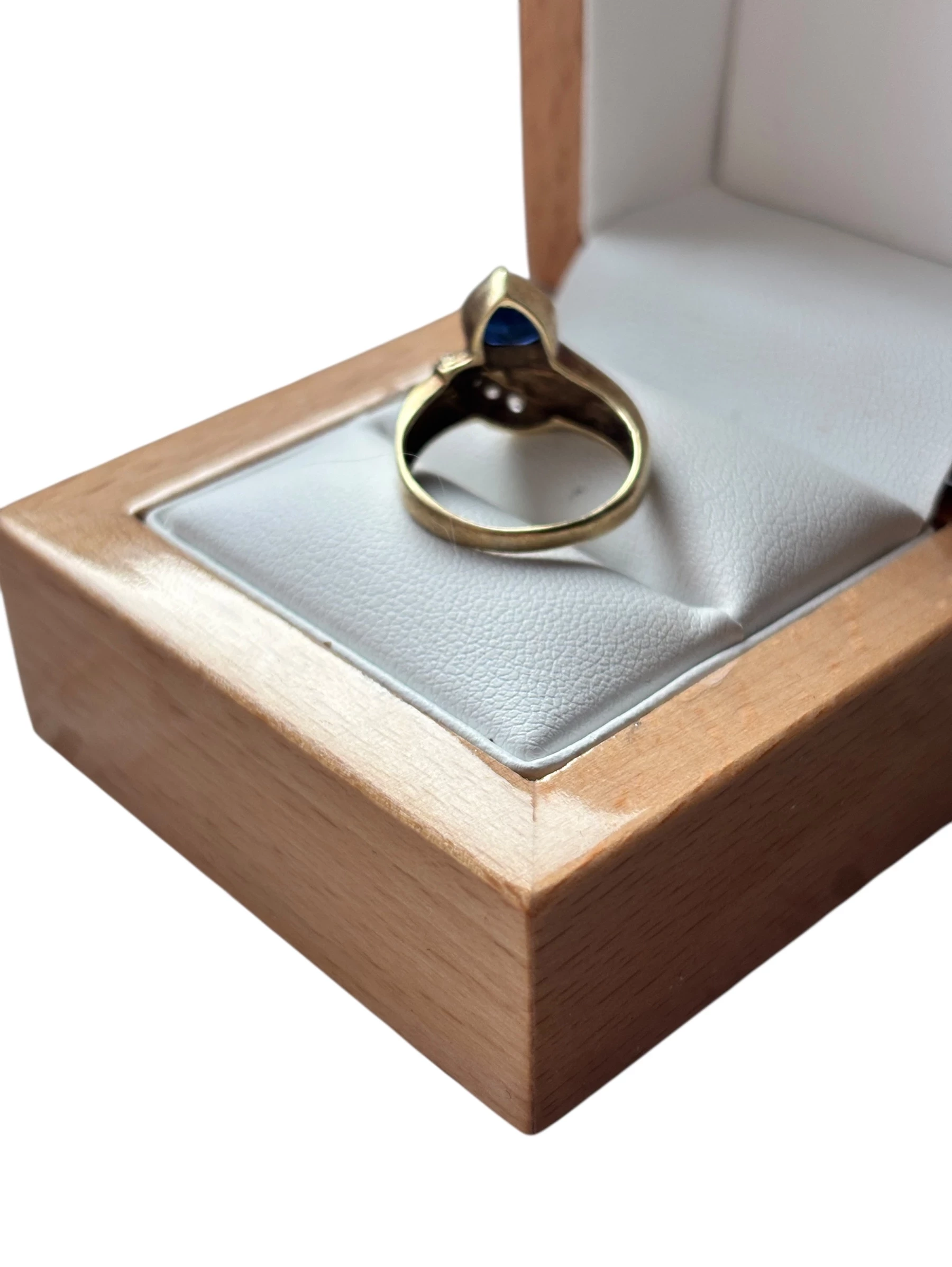 pierscionek-585-zloto-z-klasa-idealny-dla-niej-waga-355