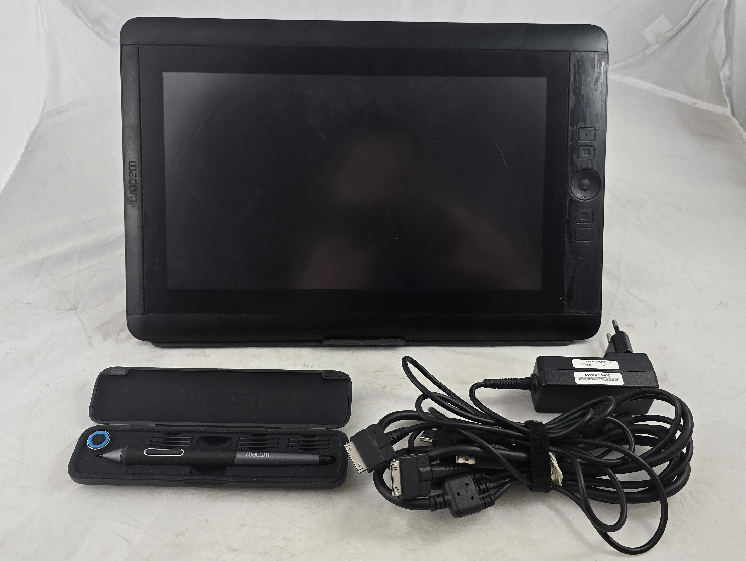 tablet-graficzny-wacom-lcd-cintiq-13hd-dtk-1301-milczanska-7f-szczecin-rs