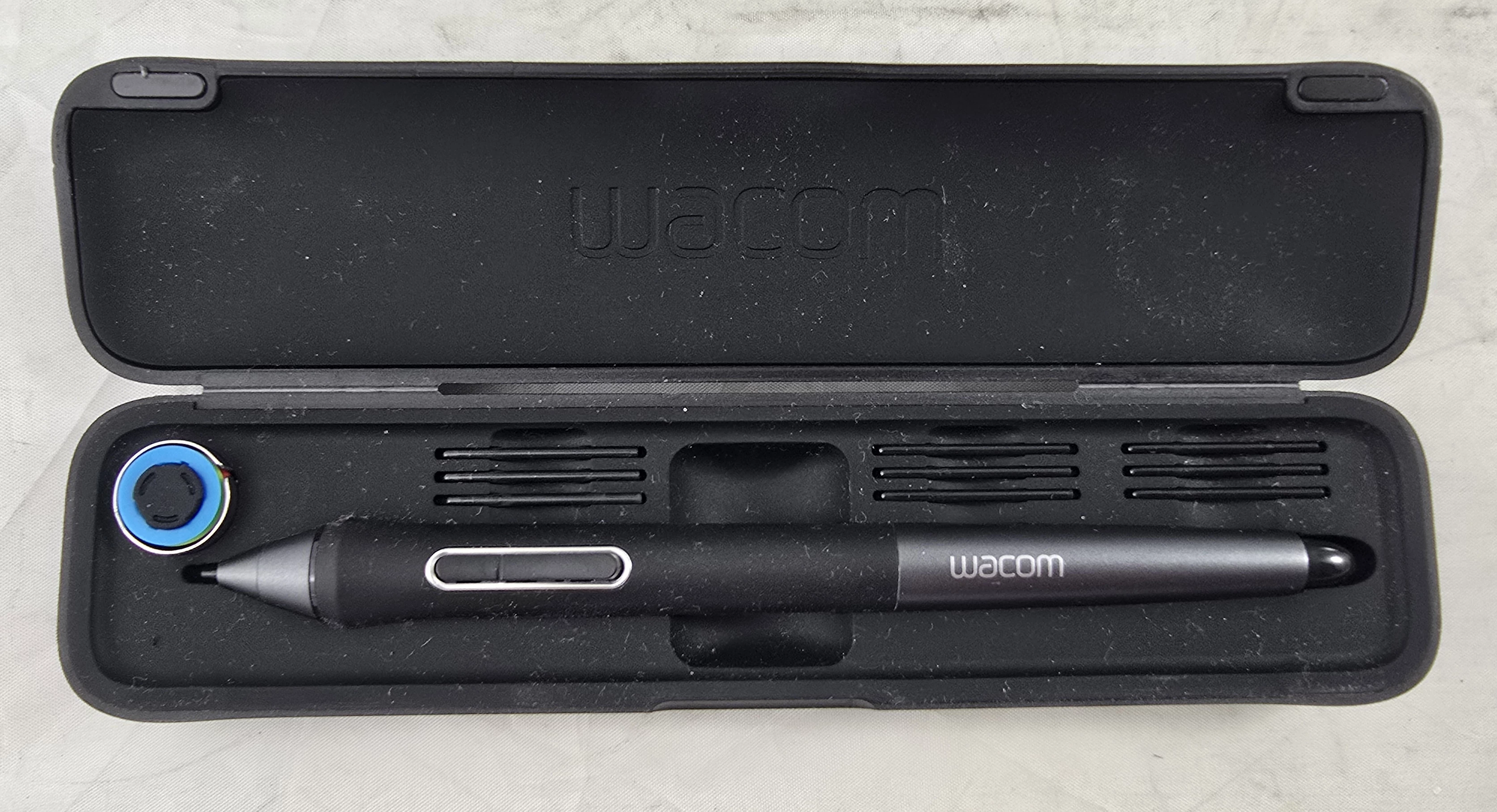 tablet-graficzny-wacom-lcd-cintiq-13hd-dtk-1301-stan-11323-2